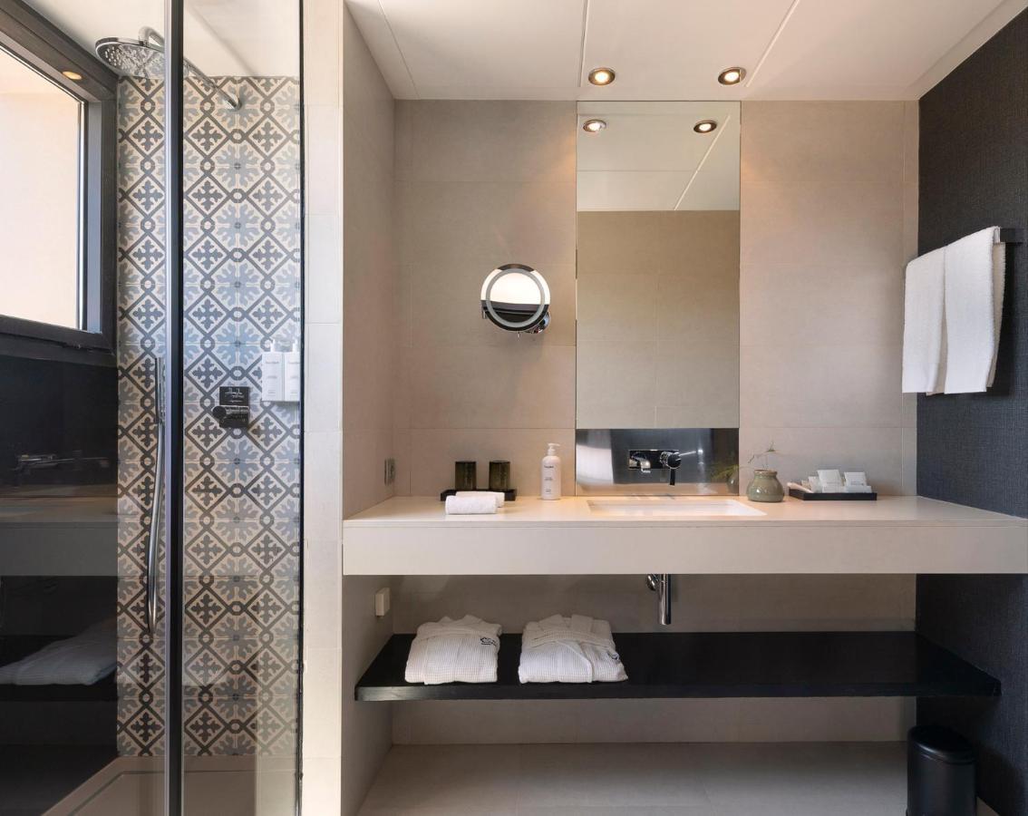 Hotel Casa Sagnier Barcelona Exterior photo Bathroom