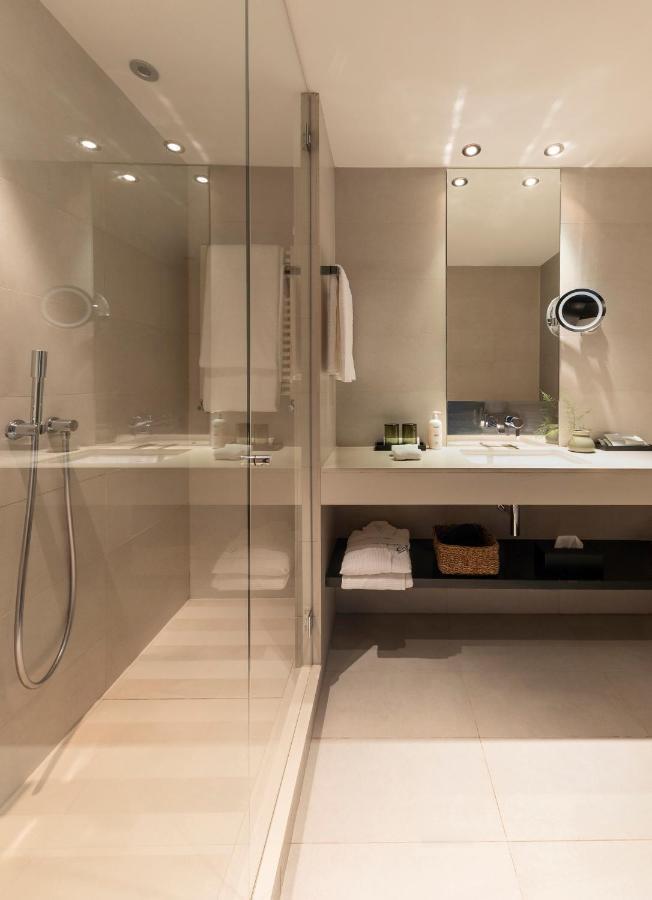Hotel Casa Sagnier Barcelona Exterior photo Bathroom