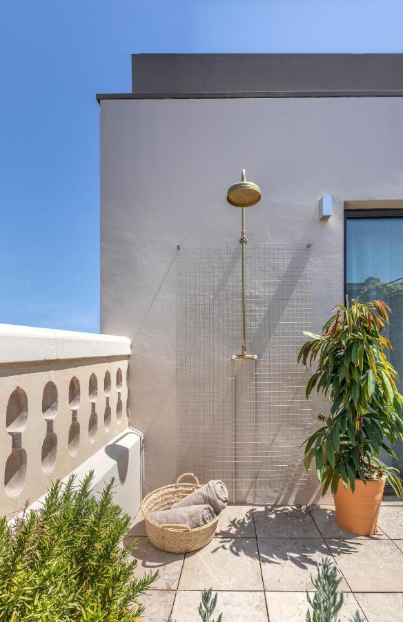 Hotel Casa Sagnier Barcelona Exterior photo Outdoor shower