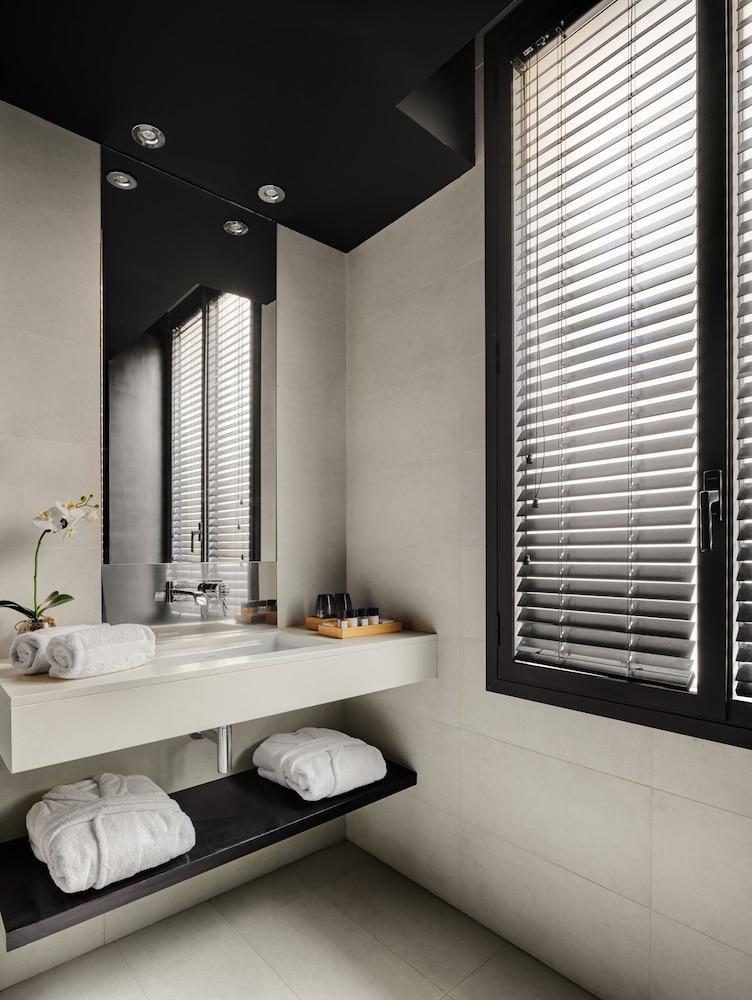 Hotel Casa Sagnier Barcelona Exterior photo Venetian window